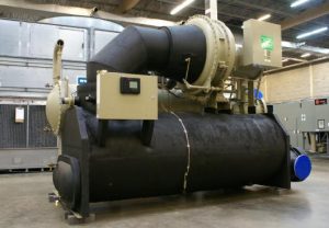 Used trane water cooled chiller 570 tons 2005a  2